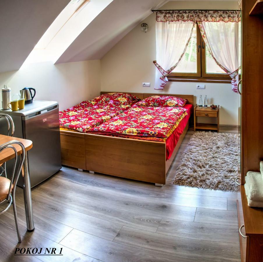 Domki i Pokoje u Borsa Lesko Exteriér fotografie